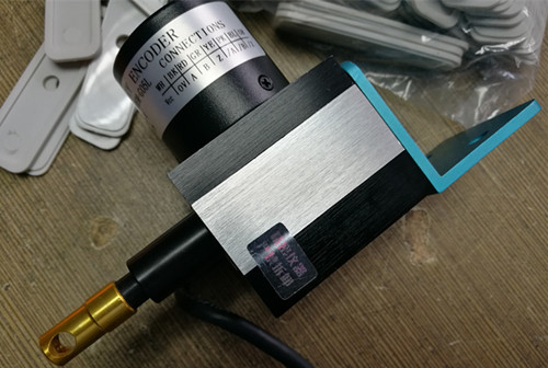 电子尺直线位移传感器在工业自动化中的作用